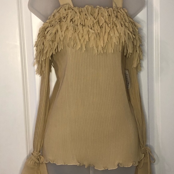NWT KAELYN-MAX Beige Top Size Large - Picture 2 of 15